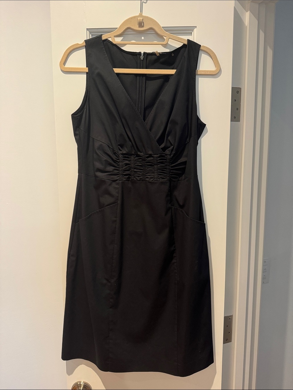 Elie Tahari Black Sleeveless V-Neck Sheath Dress with Ruched Waist